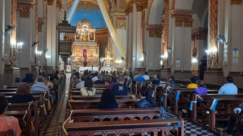 A las 20 en la Catedral, misa por el eterno descanso del Papa Francisco ...